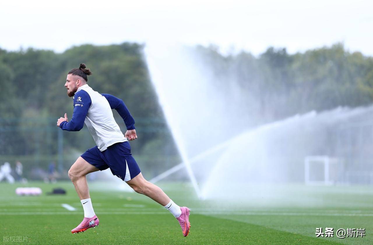 九游体育APP-瓦伦西亚迎英超关键赛，国际比赛日刷新队史纪录，压力陡增，轮换策略成焦点的简单介绍