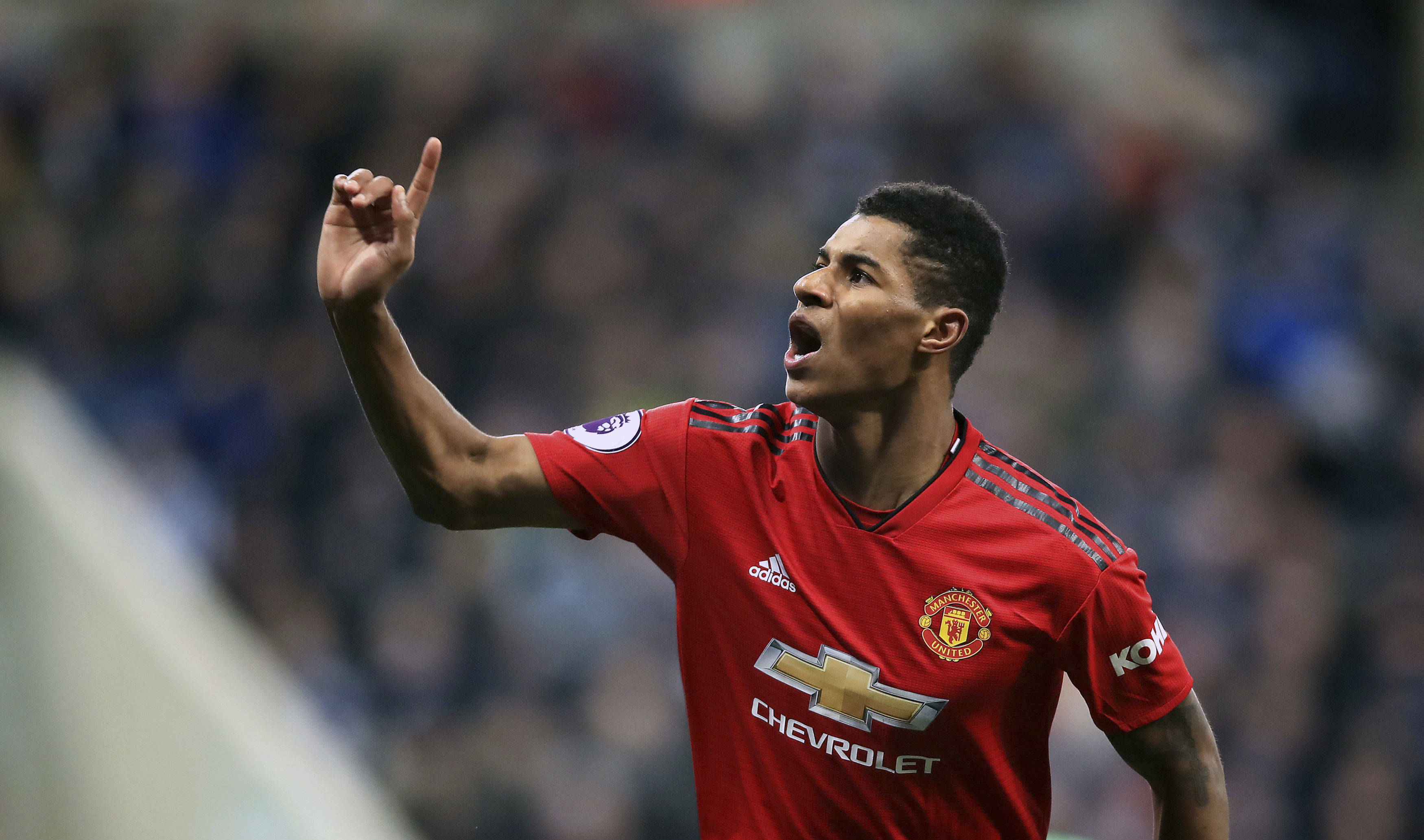 包含离谱！利物浦冲刺阶段手感冰凉曼联复出首秀备战法国杯，风云突变切尔西转会期内部沟通的词条